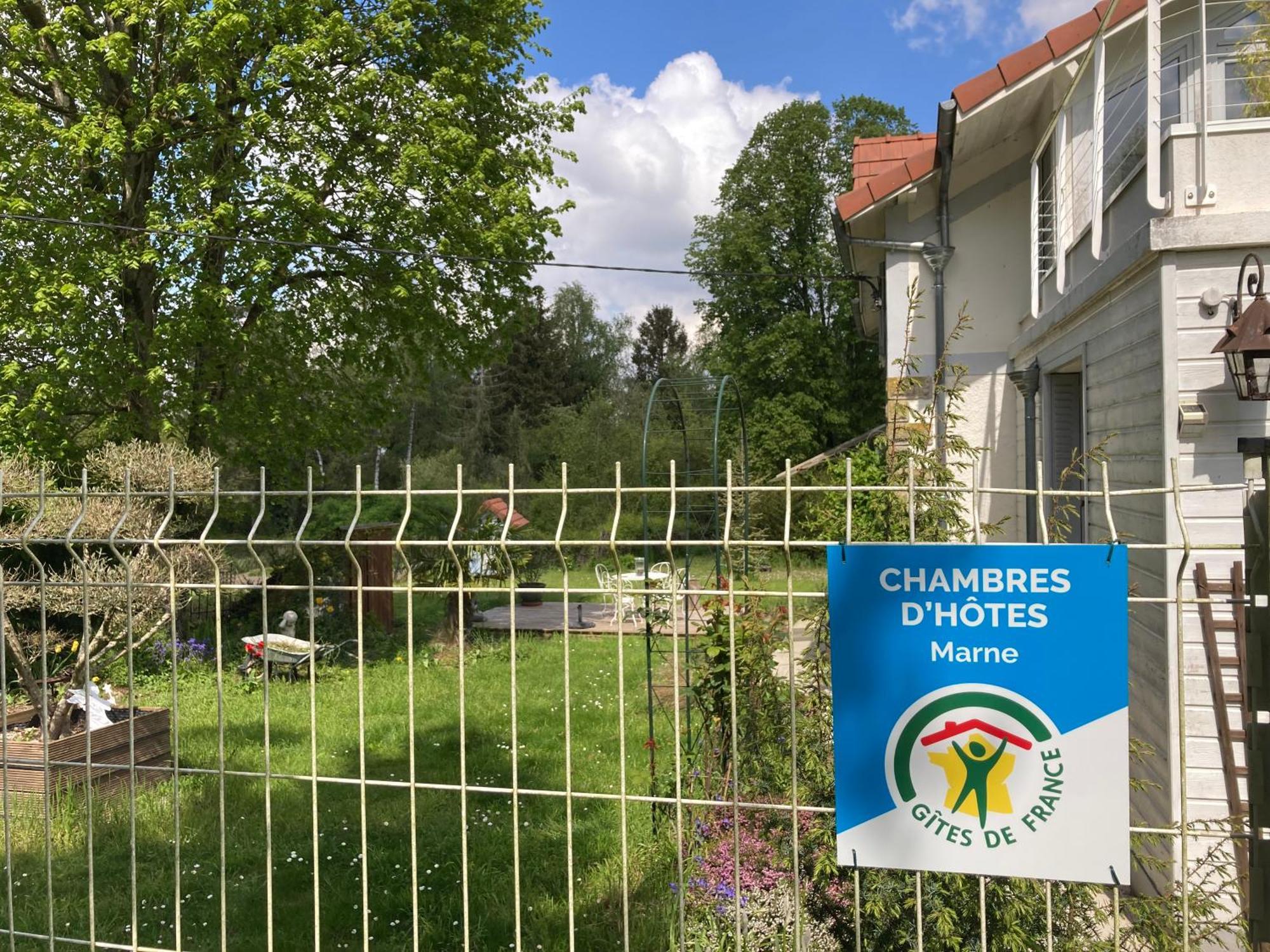 "Aux Chants Des Oiseaux" Domaine De La Renardiere Les Grandes-Loges 외부 사진